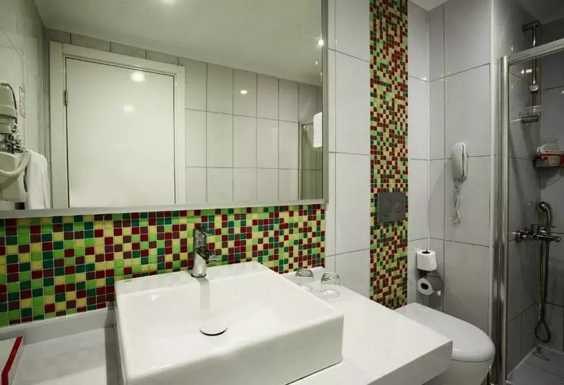 Camera Standard, Ramada Resort Side
