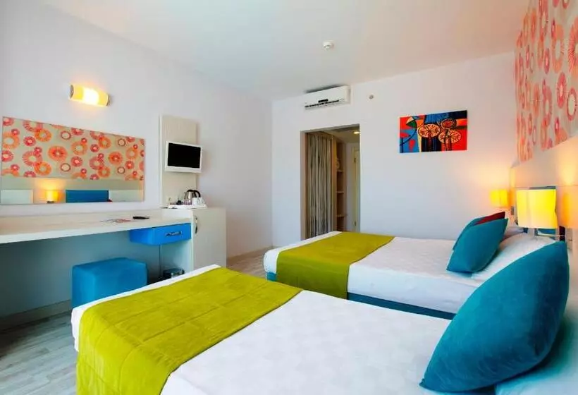 Camera Familiare, Ramada Resort Side