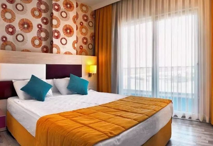 Camera Standard, Ramada Resort Side