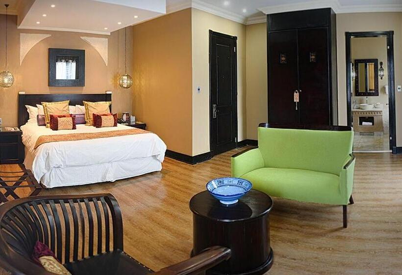 주니어 스위트, Royal Elephant Hotel & Conference Centre