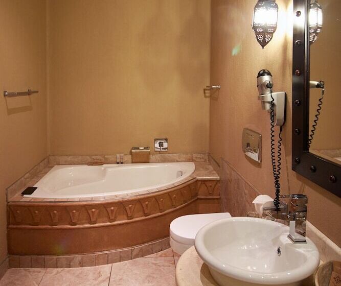 패밀리 스위트, Royal Elephant Hotel & Conference Centre