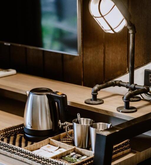 اتاق استاندارد, The Funny Lion   Coron