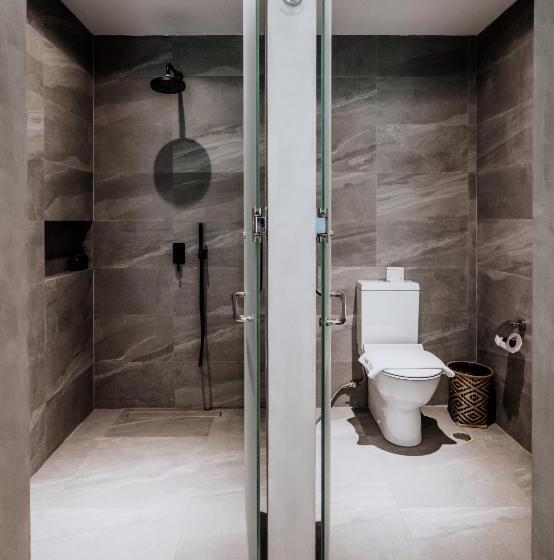 اتاق استاندارد, The Funny Lion   Coron