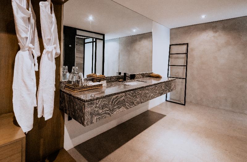 اتاق استاندارد با تخت بزرگ, The Funny Lion   Coron