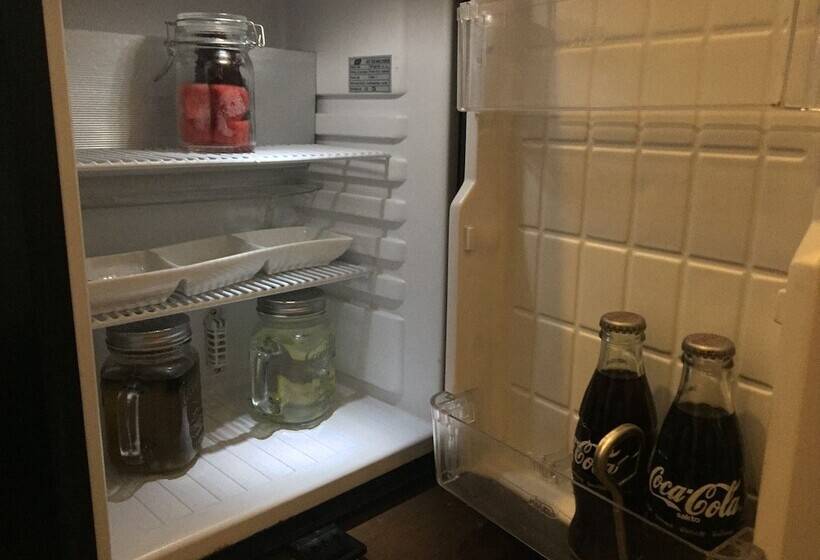 اتاق استاندارد, The Funny Lion   Coron