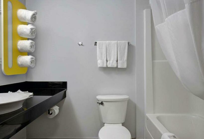 غرفة قياسية, Motel 6 Airdrie