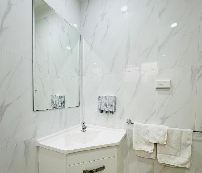 スタンダードルーム, Sapphire City Motor Inn