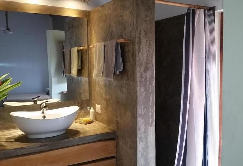 اتاق استاندارد چهار تخته, Residencia El Balata