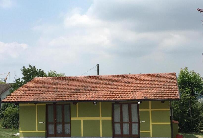 Студио Стандарт Вид на Сад, The Green Guest House