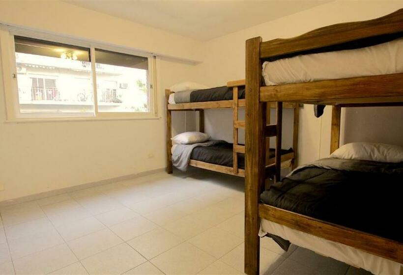 تختخواب در اتاق مشترک, Ruda Hostel