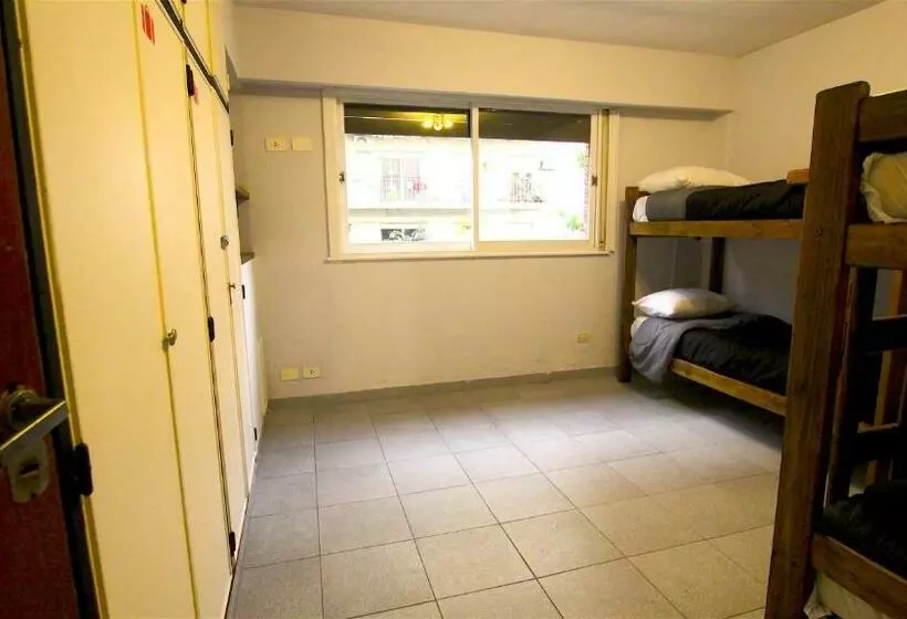 تختخواب در اتاق مشترک, Ruda Hostel