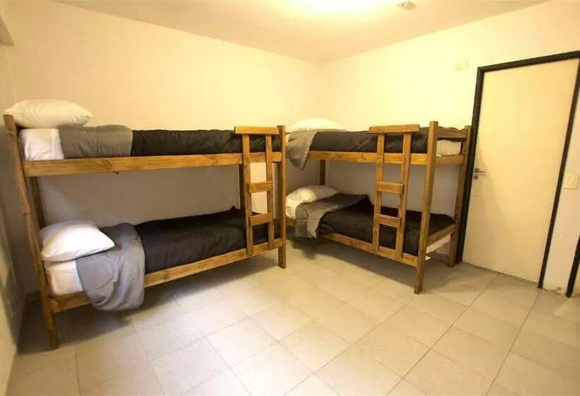 تختخواب در اتاق مشترک, Ruda Hostel