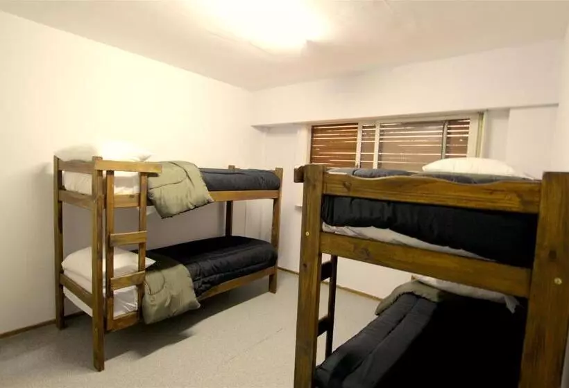 اتاق چهار تخته با دستشویی مشترک, Ruda Hostel