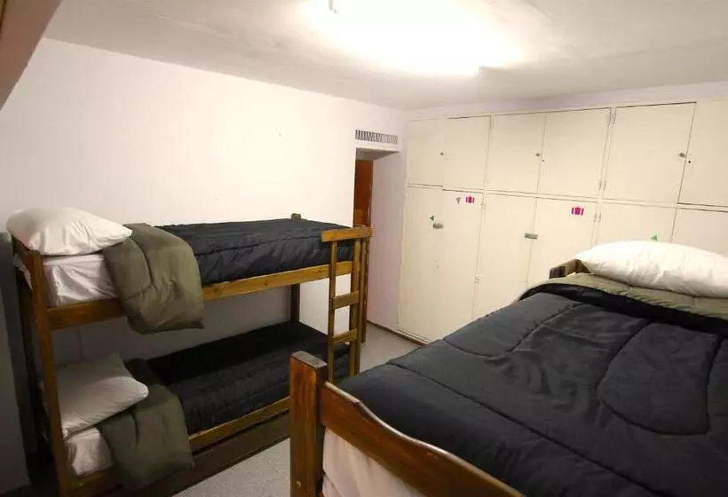 اتاق چهار تخته با دستشویی مشترک, Ruda Hostel