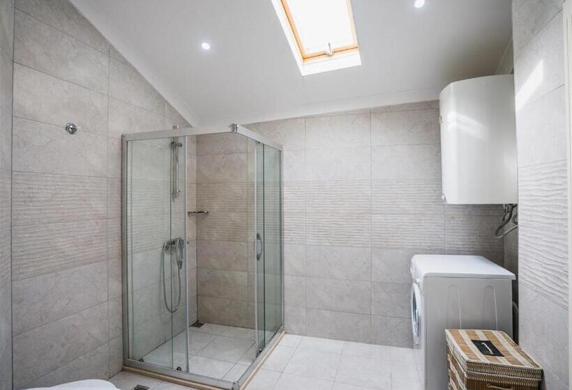 침실 3개 아파트, Sunset