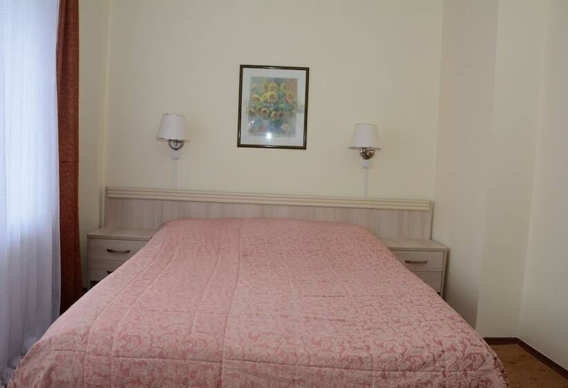 标准间, Voyage Hotel