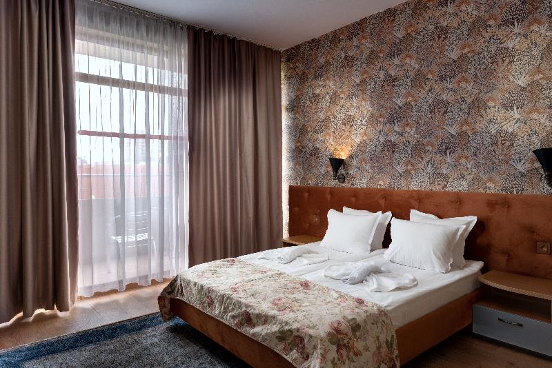 سوییت جونیور, Avenue