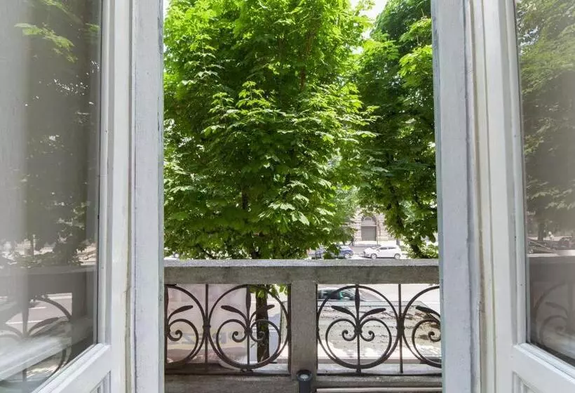 اتاق خانوادگی, B&b Le Grazie