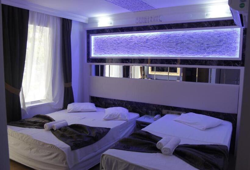 Standard Quadruple Room, Behram