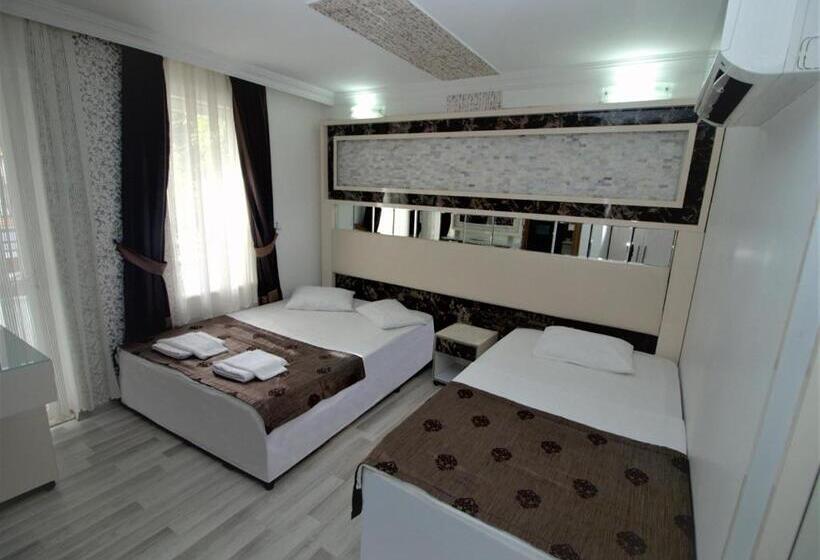 Standard Quadruple Room, Behram