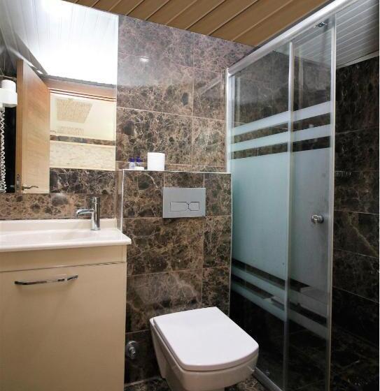 Standard Triple Room, Behram