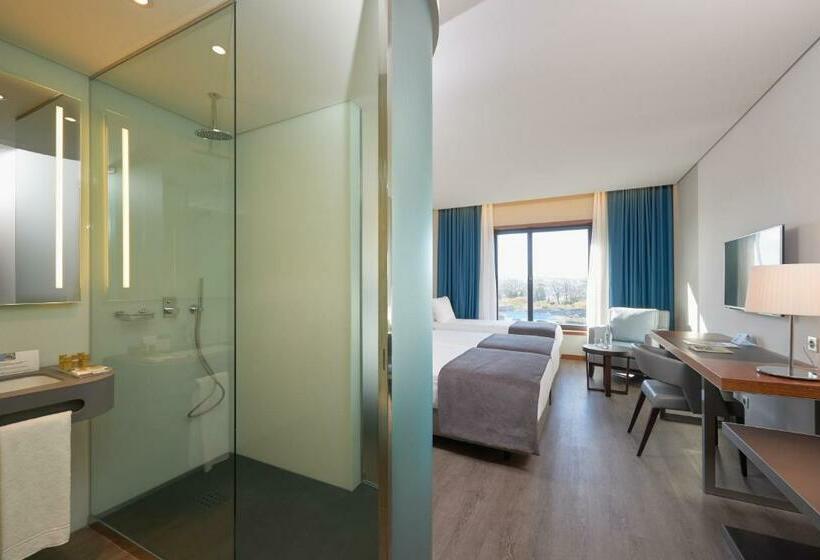 اتاق استاندارد, Timbre Heroismo