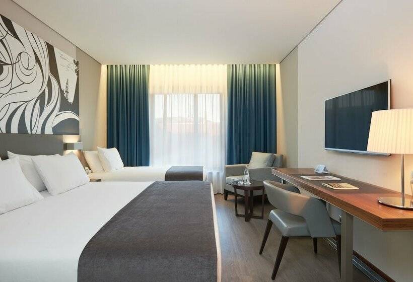 اتاق استاندارد سه نفره, Timbre Heroismo