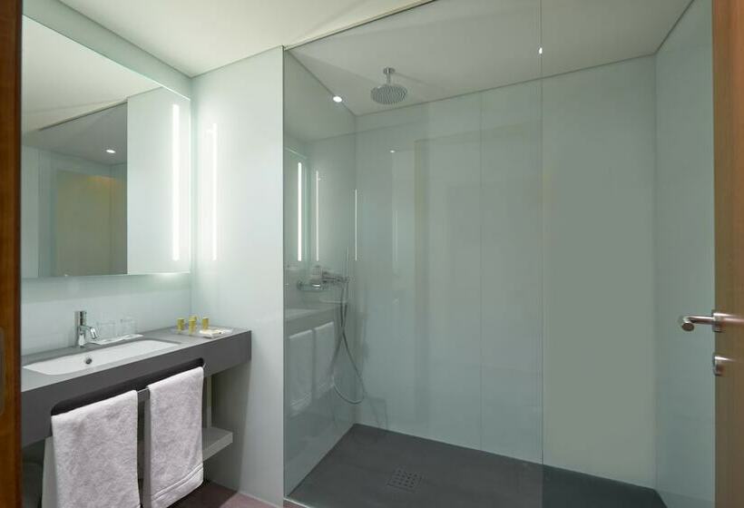 اتاق استاندارد, Timbre Heroismo