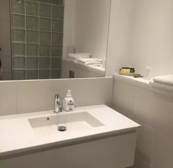 Camera Standard Vista Mare, Friheden