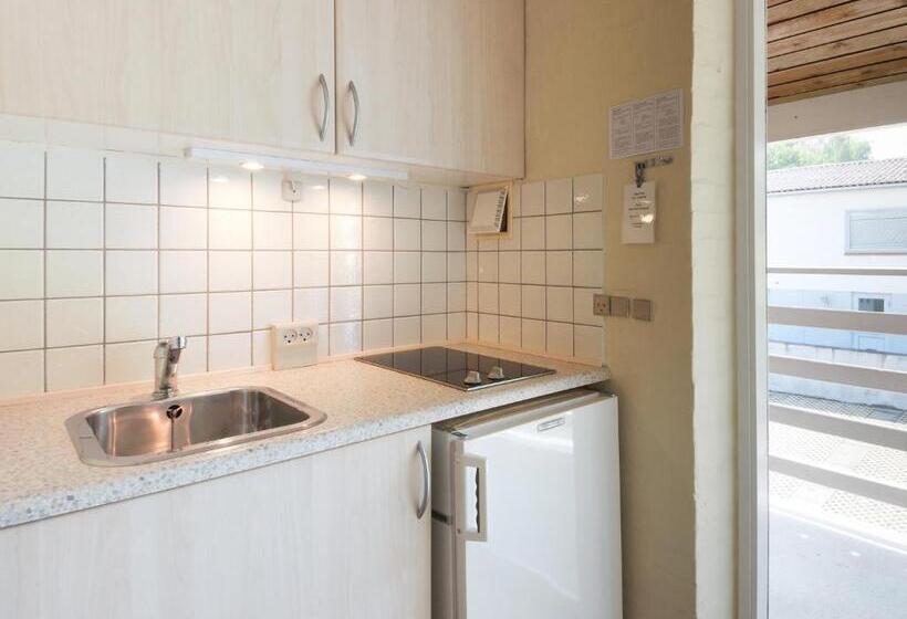 スタンダードトリプルルーム, Friheden