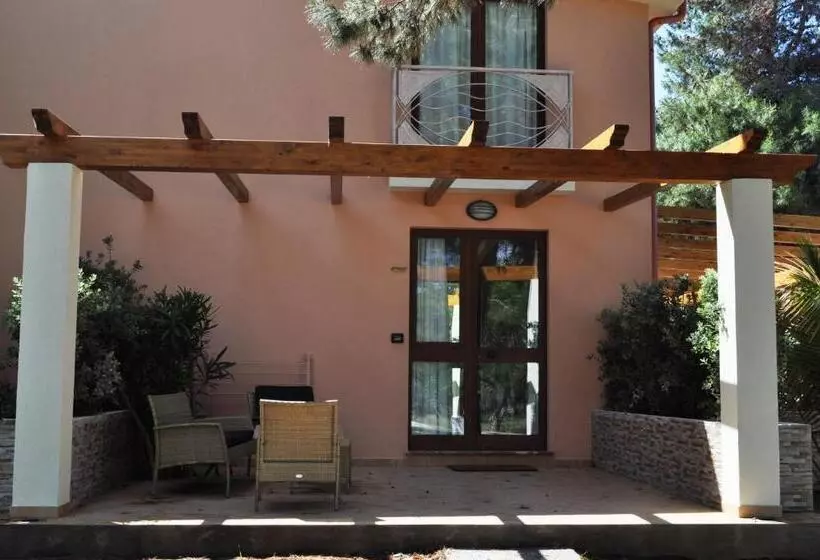 سوئیت جونیور با چشم‌انداز باغ, Solemare Club Village