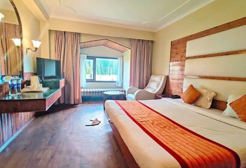 带1个卧室的豪华公寓, Royal Jardin Whistling Pines Resort