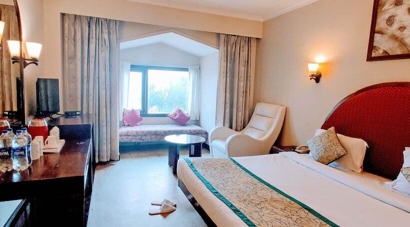 جناح عائلي غرفتين نوم, Royal Jardin Whistling Pines Resort