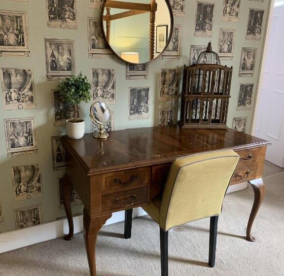 Четырехместный Номер Стандарт, Three Tuns Ashwell