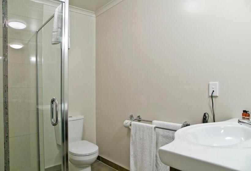 家庭间, Brooklyn Motor Lodge