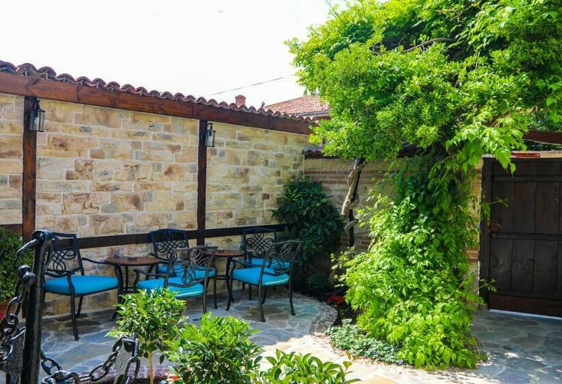 חדר סטנדרט, Kirios