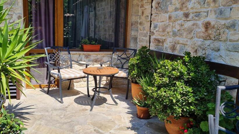 חדר סטנדרט נוף לגינה, Kirios