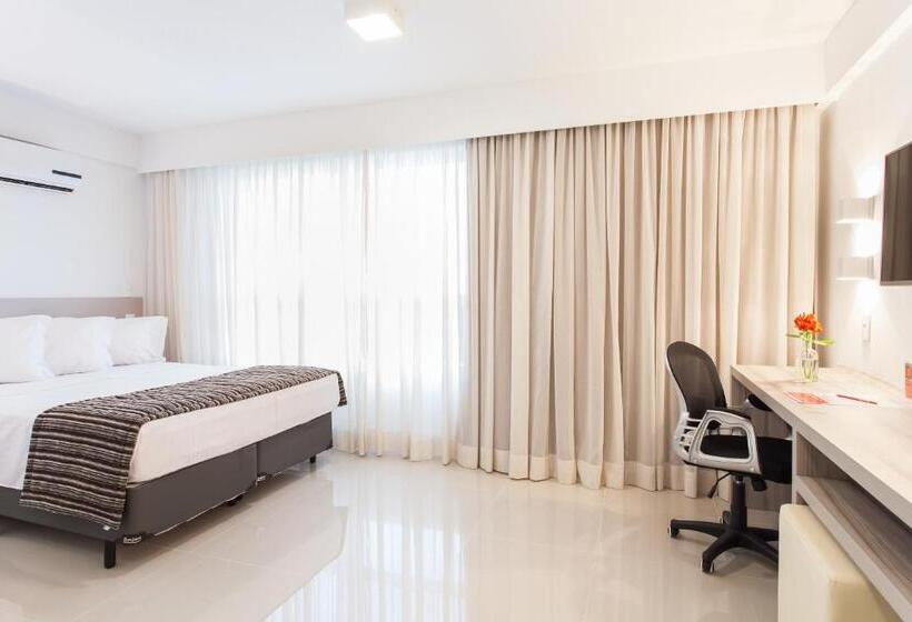 수피리어 룸, Ramada Hotel & Suites Campos Pelinca