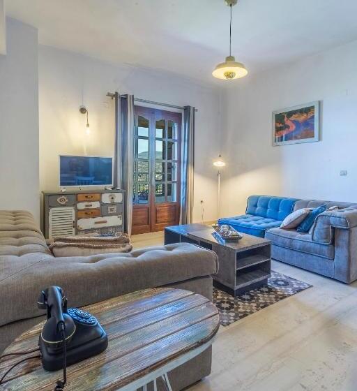 Апартаменты 2 Спальни Вид на Море, Vardia