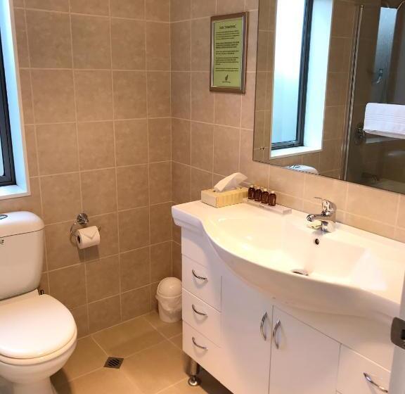 استودیوی استاندارد, Alpha Motel