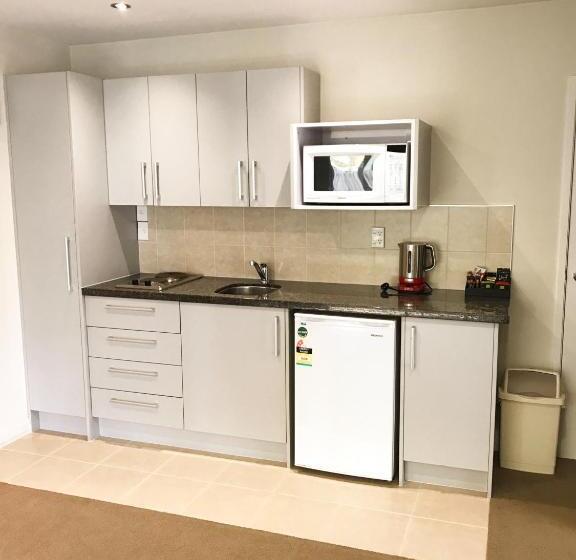 آپارتمان 1 خوابه, Alpha Motel