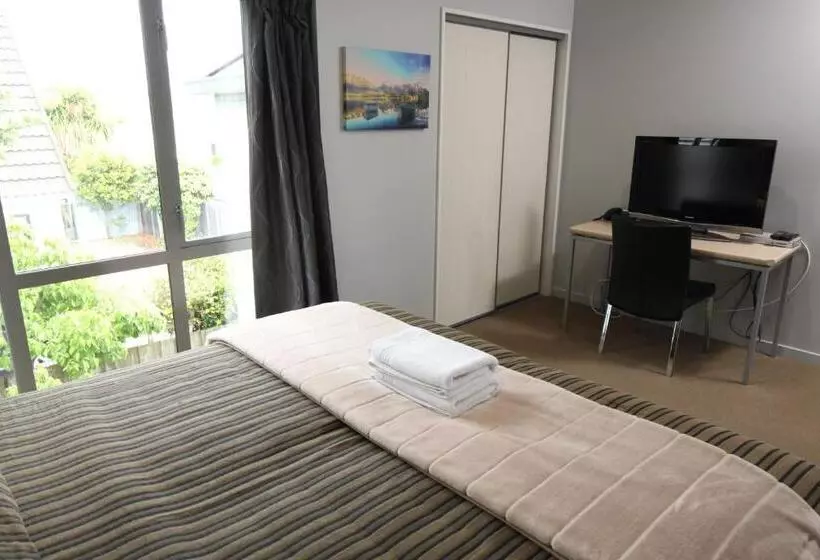 １ベッドルームペントハウスアパート, Alpha Motel