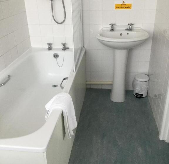 اتاق کلاسیک, The Haymaker Inn