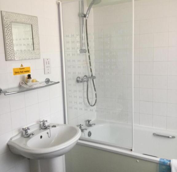 اتاق استاندارد, The Haymaker Inn