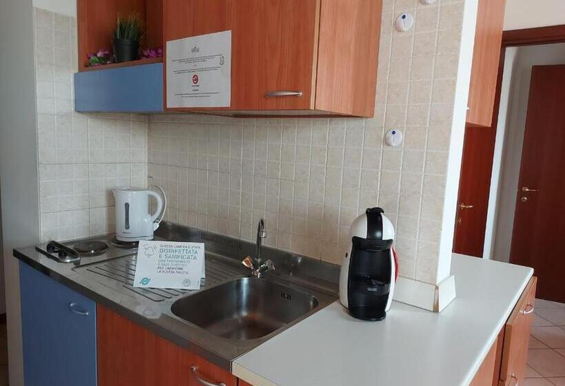 استودیوی سوپریور, Bnbook Expo Residence Rho