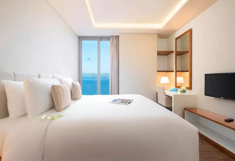 2 Bedrooms Suite Sea View, A La Carte Da Nang Beach