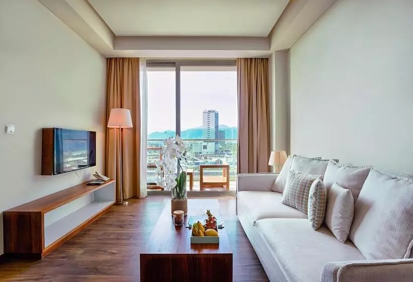 2 Bedroom Suite City View, A La Carte Da Nang Beach