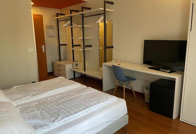 Superior room with lake view, Al Caval