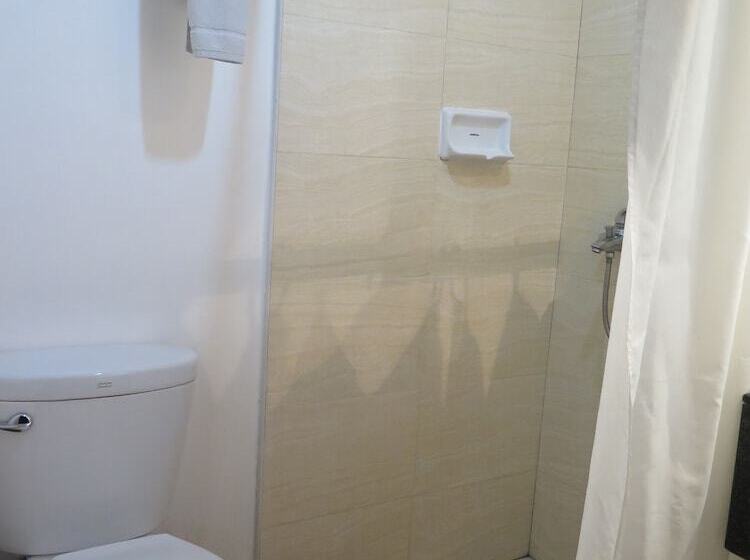 Номер Стандарт, Circle Inn  Iloilo City Center