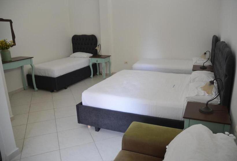 ガーデンビュースタンダード４ベッドルーム, Epirus